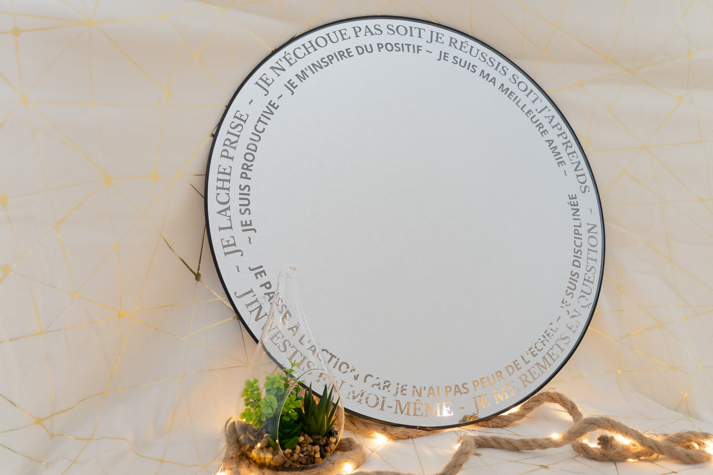 Miroir positif gravé avec des affirmations motivantes et valorisantes